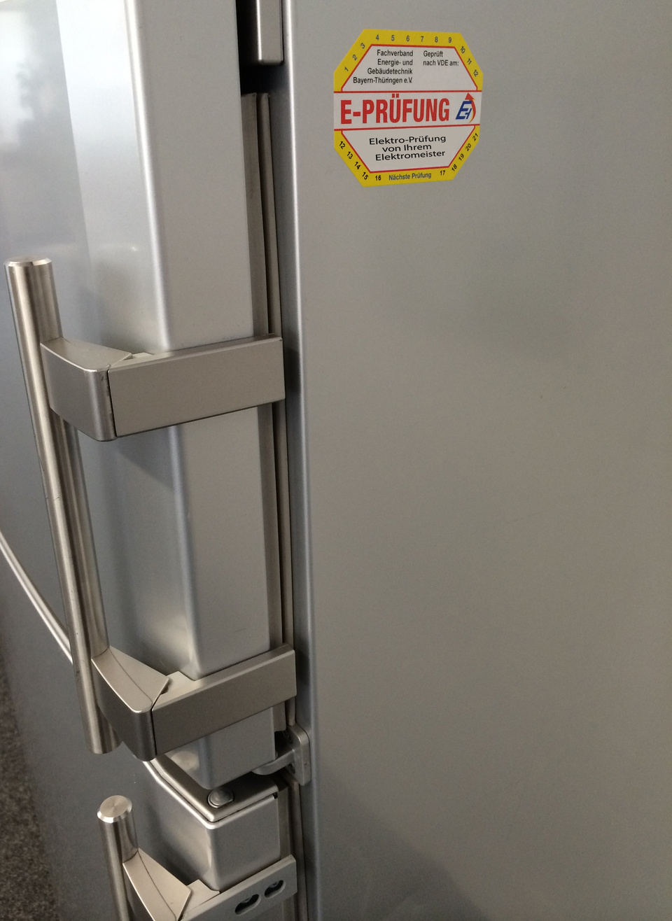Bild E Pruefung m bei Elektro Kohn in Wertheim